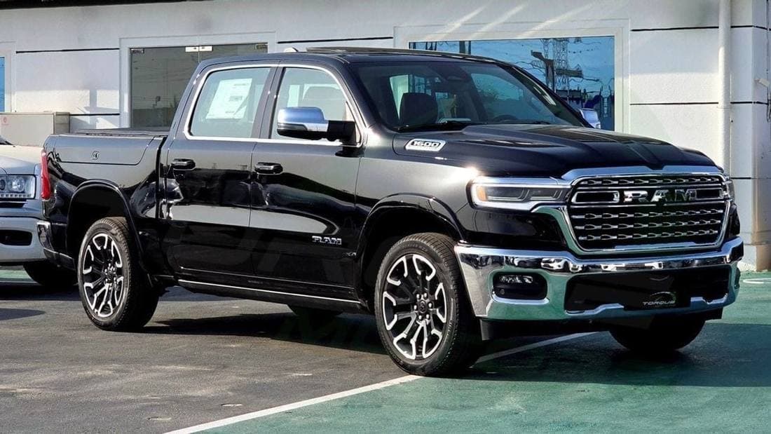 2026 RAM 1500 Limited Longhorn Crew Cab Hurricane H.O 3.0TT thumbnail 4