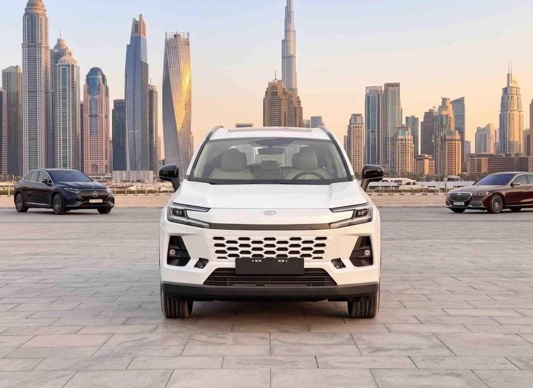 2026 Toyota RAV4 XLE HEV thumbnail 2