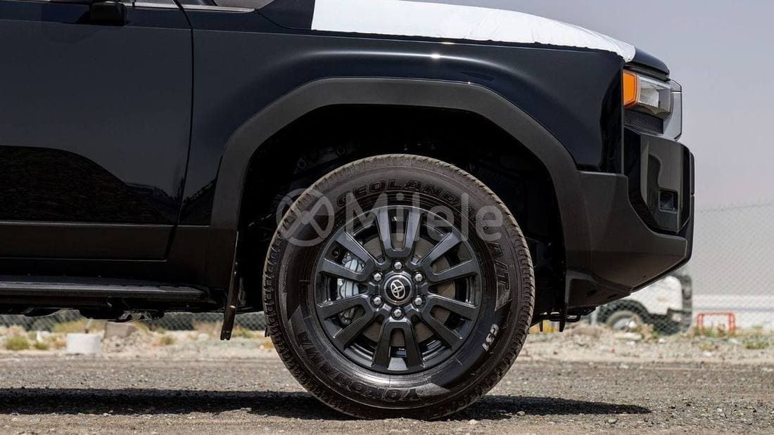 2024 Toyota Prado thumbnail 5