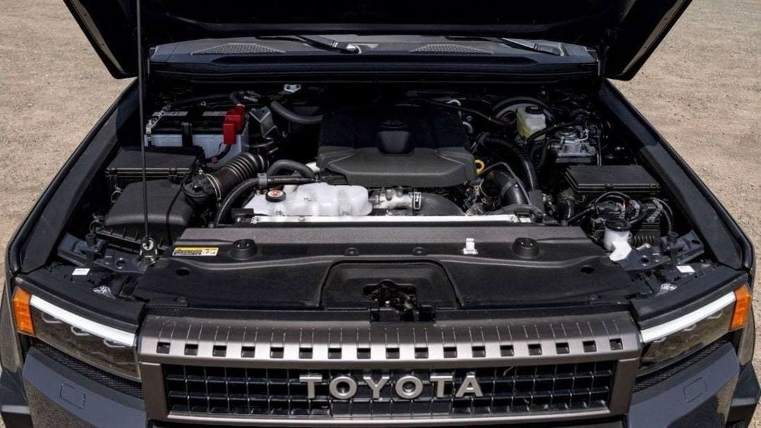 2025 Toyota Prado VXR thumbnail 4
