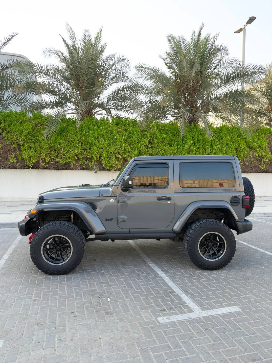2021 Jeep Wrangler SAHARA thumbnail 4