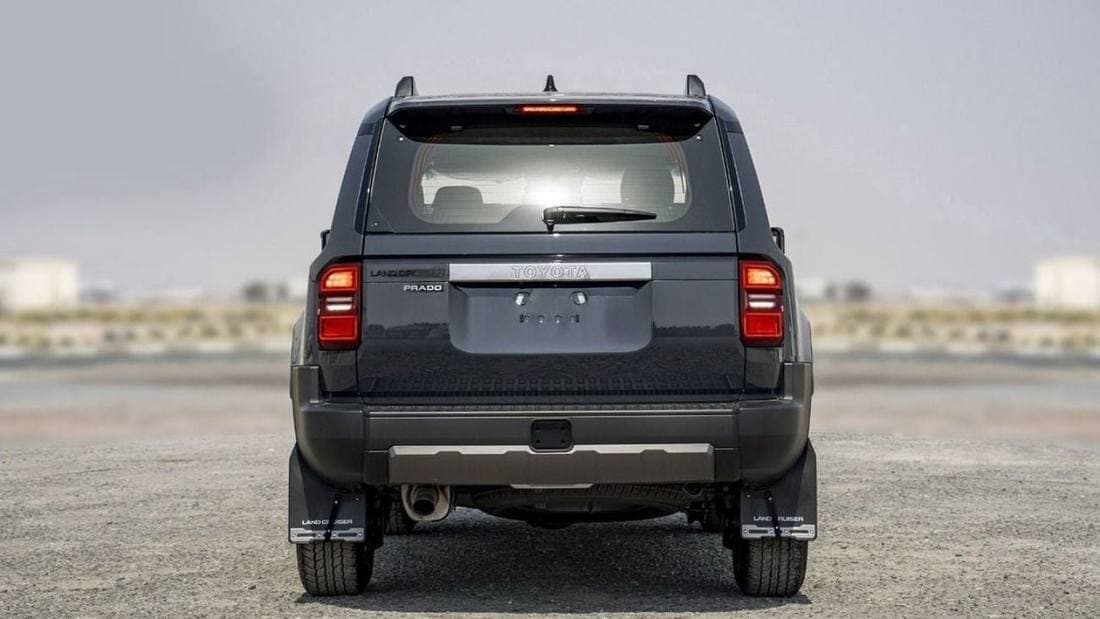 2025 Toyota Prado GXR thumbnail 8