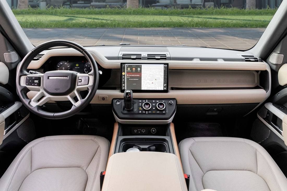 2023 Land Rover Defender 130 SE P400 thumbnail 8