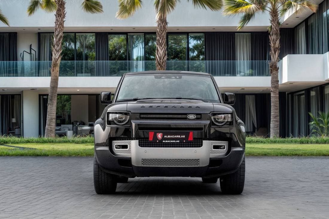 2023 Land Rover Defender 130 SE P400 thumbnail 4