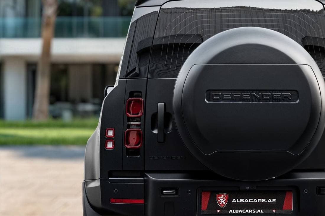 2025 Land Rover Defender thumbnail 6