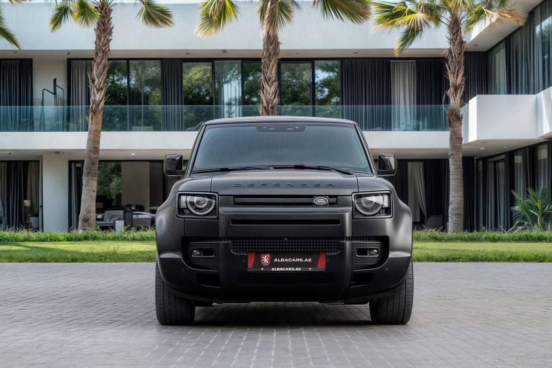 2025 Land Rover Defender thumbnail 4