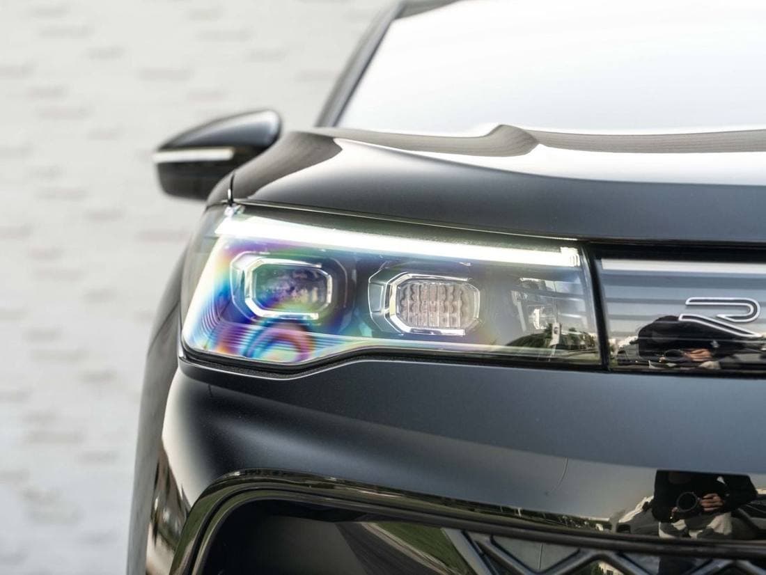 2026 Volkswagen Tiguan R LINE thumbnail 7