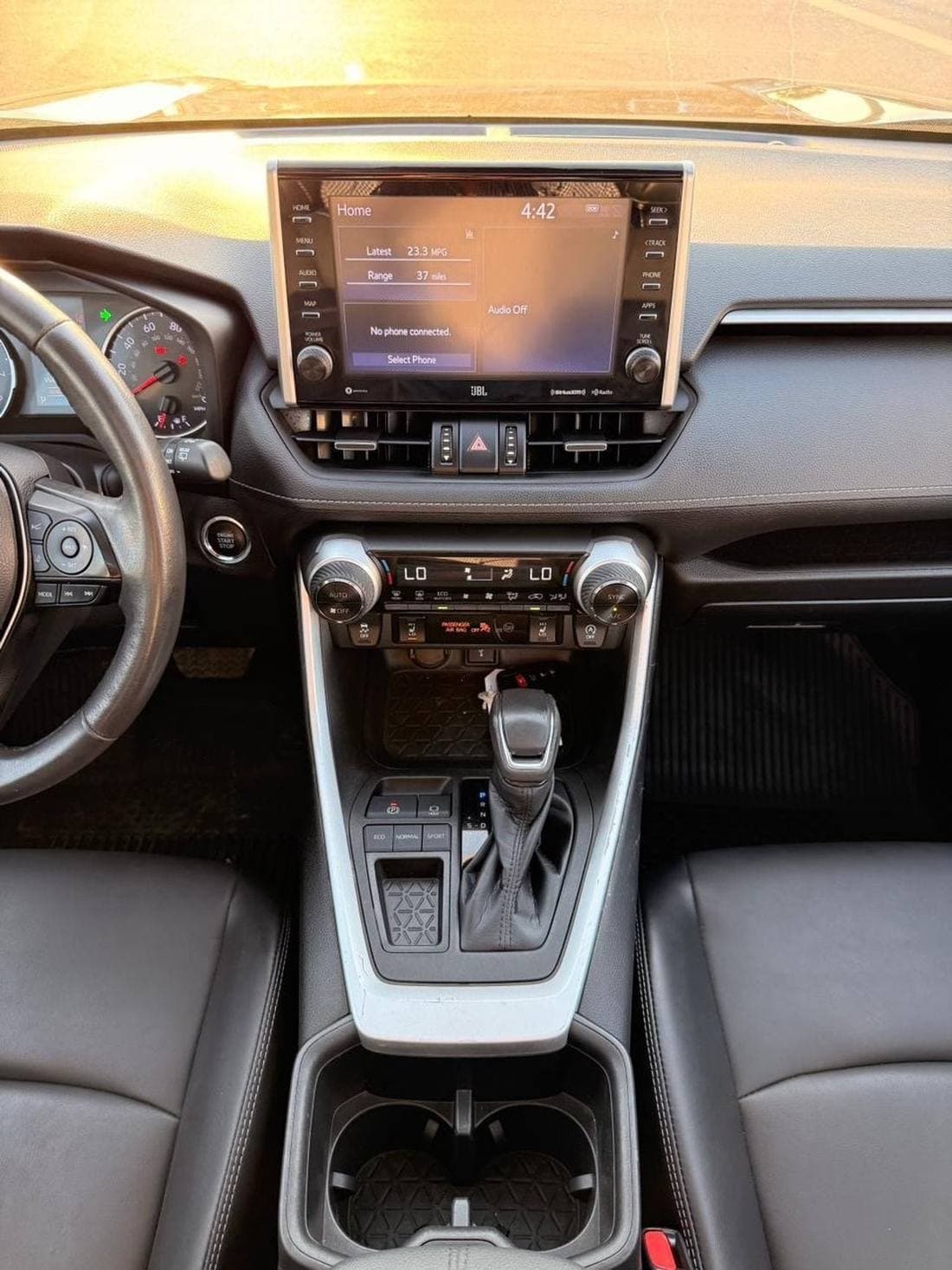 2022 Toyota RAV4 XLE thumbnail 7