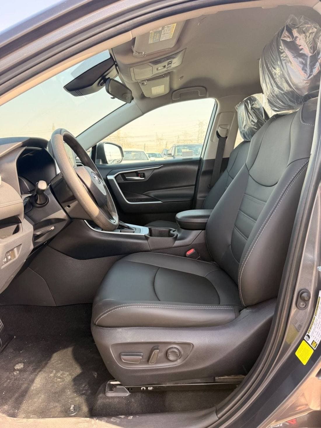 2023 Toyota RAV4 XLE thumbnail 8