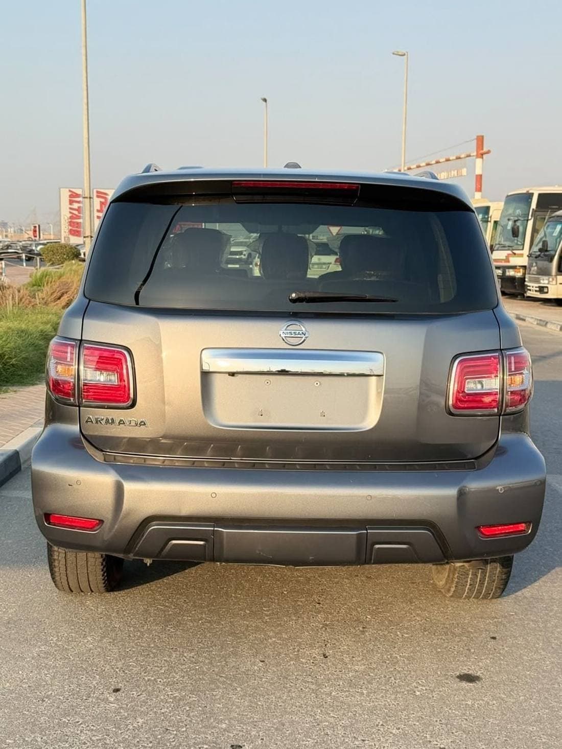 2019 Nissan Armada SL thumbnail 4
