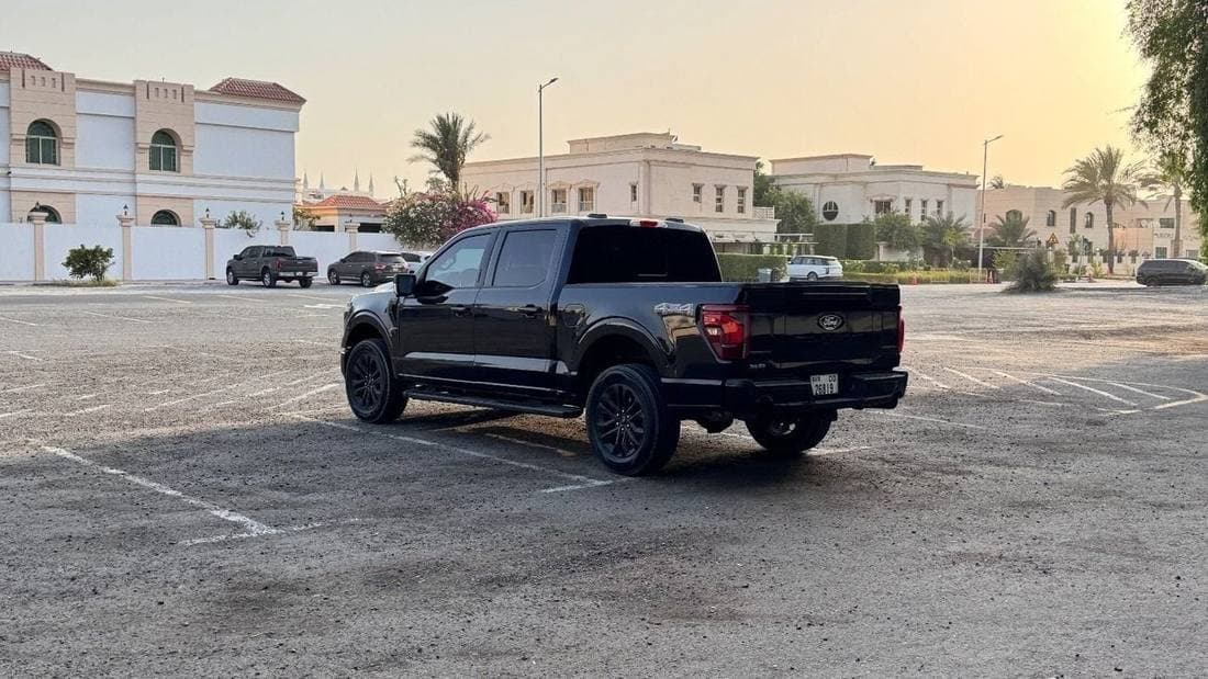 2024 Ford F 150 LARIAT CREW CAB thumbnail 4