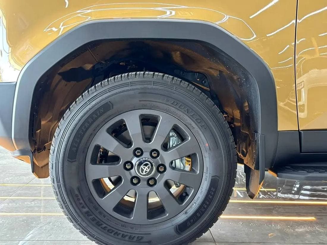 2026 Toyota Prado ADVENTURE thumbnail 4