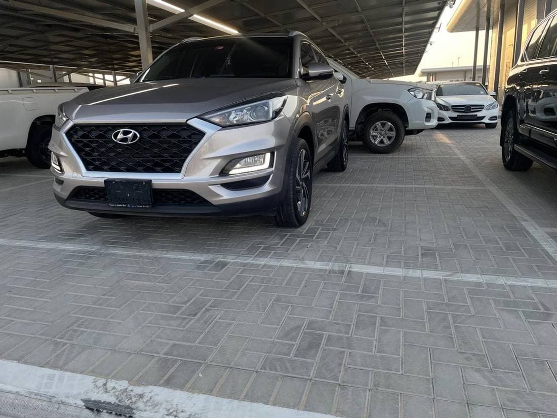 2020 Hyundai Tucson GL thumbnail 3