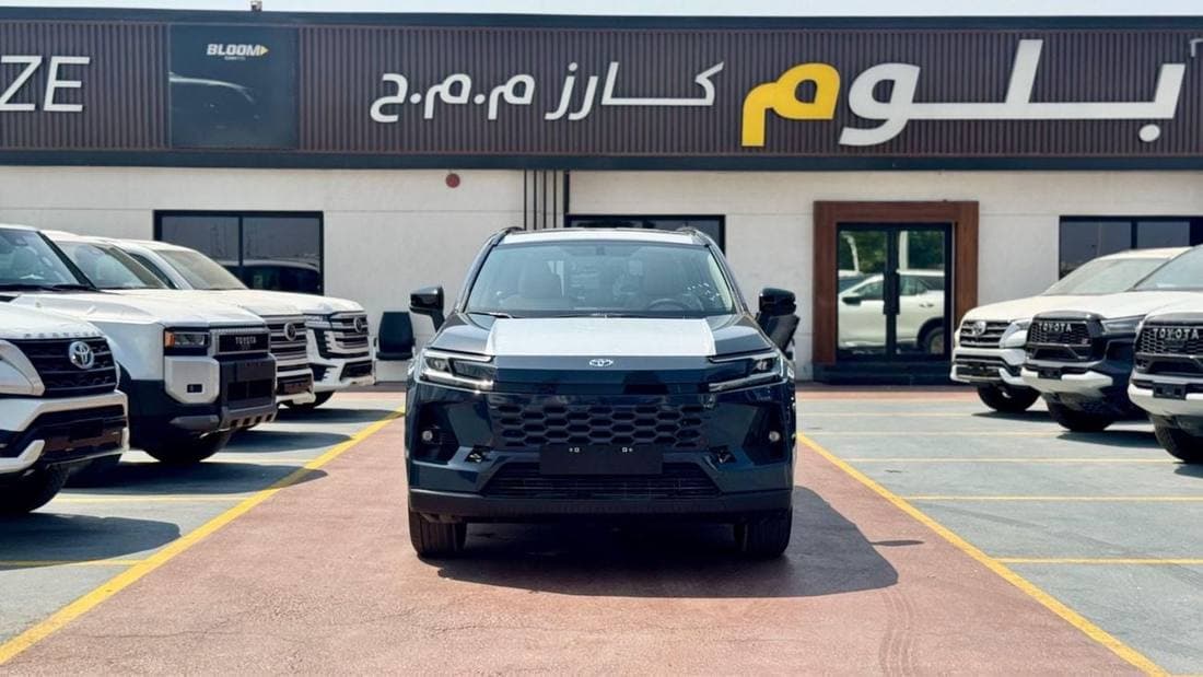 2026 Toyota RAV4 XLE HEV thumbnail 2