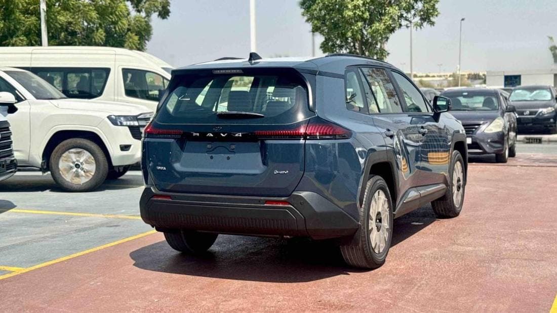 2026 Toyota RAV4 XLE HEV thumbnail 4