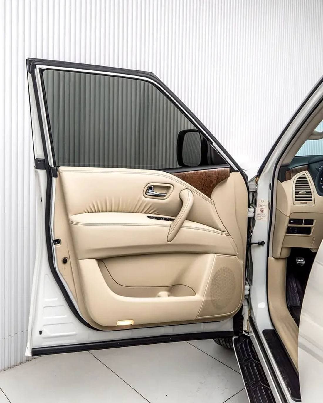 2024 Nissan Patrol SE T2 thumbnail 6
