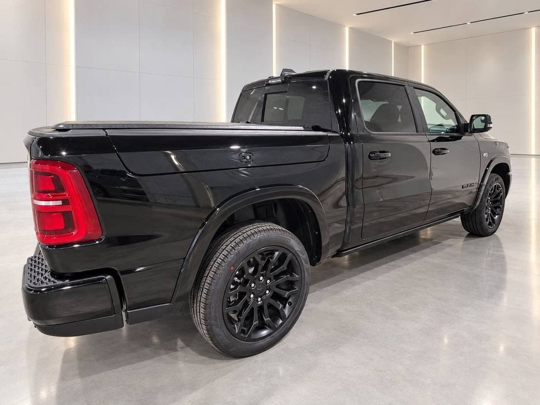 2026 RAM 1500 LIMITED thumbnail 2