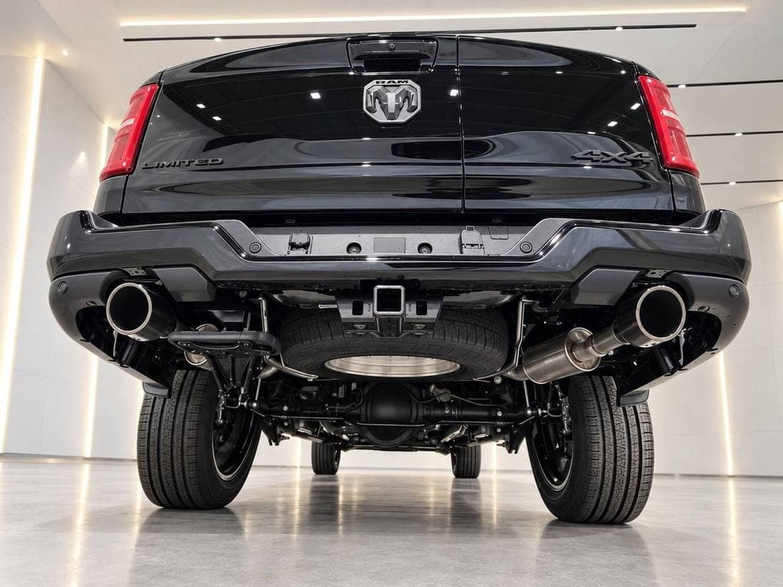 2026 RAM 1500 LIMITED thumbnail 4
