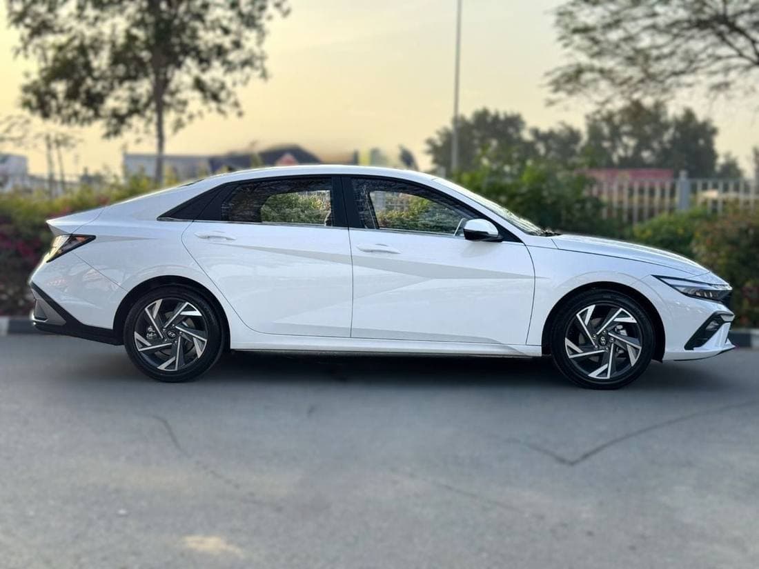 2025 Hyundai Elantra SMART thumbnail 5