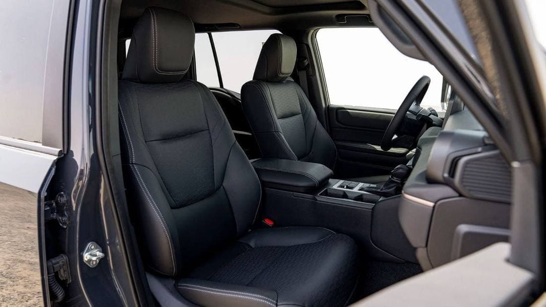 2025 Toyota Prado VXR thumbnail 3