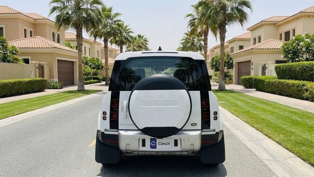 2023 Land Rover Defender thumbnail 4