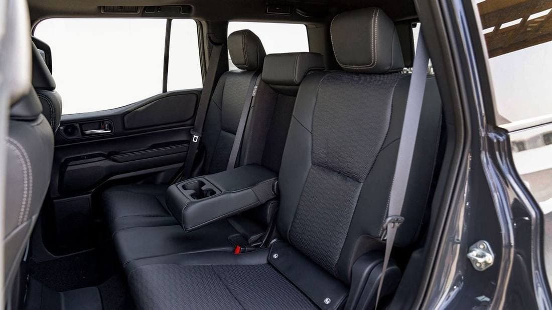 2025 Toyota Prado VXR thumbnail 6