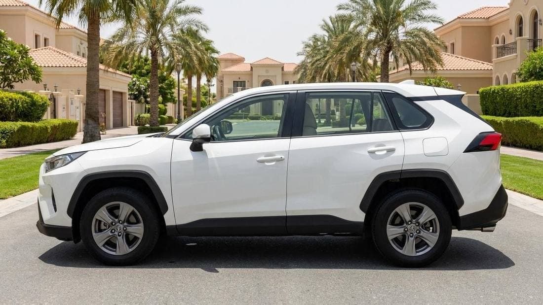2024 Toyota RAV4 EXR thumbnail 5