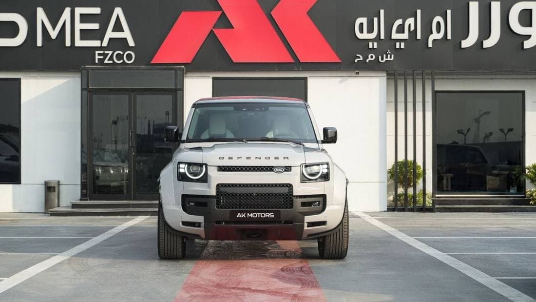 2026 Land Rover Defender OCTA thumbnail 2