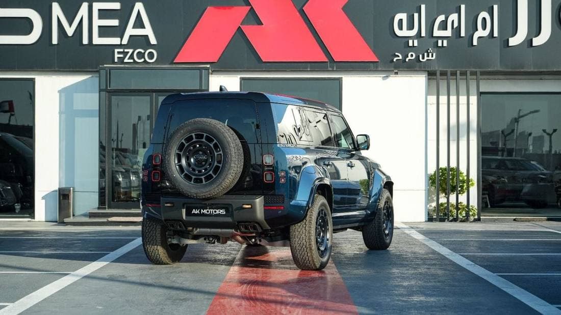 2026 Land Rover Defender thumbnail 4