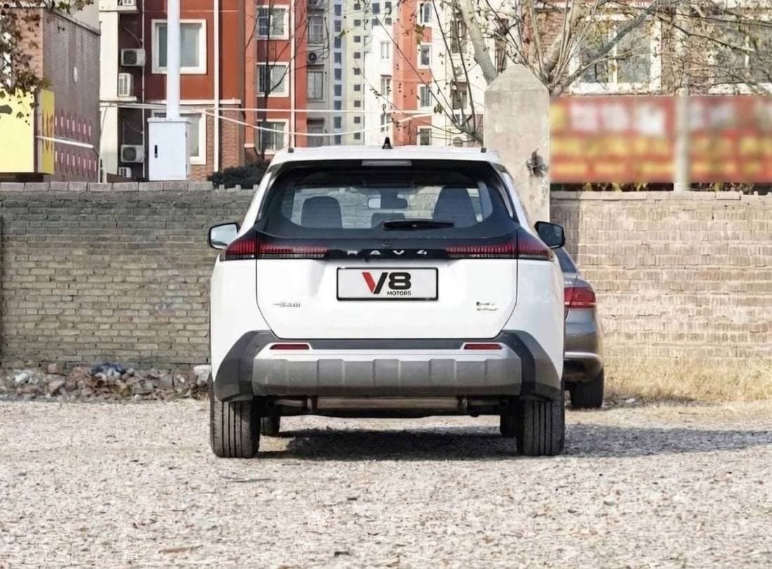 2026 Toyota RAV4 VXR HEV thumbnail 4