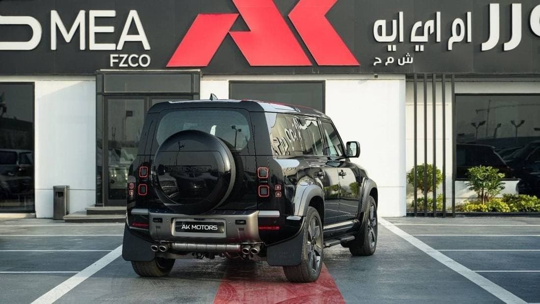 2026 Land Rover Defender Ultimate Edition P525 V8 5.0 Black 2026MY Export thumbnail 4