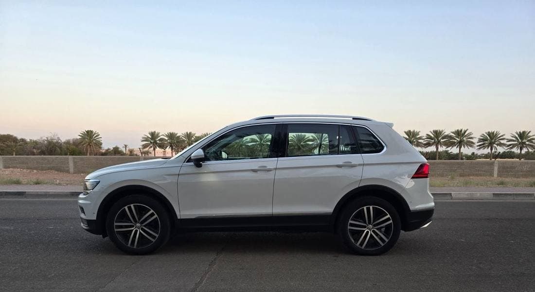 2018 Volkswagen Tiguan SEL thumbnail 7