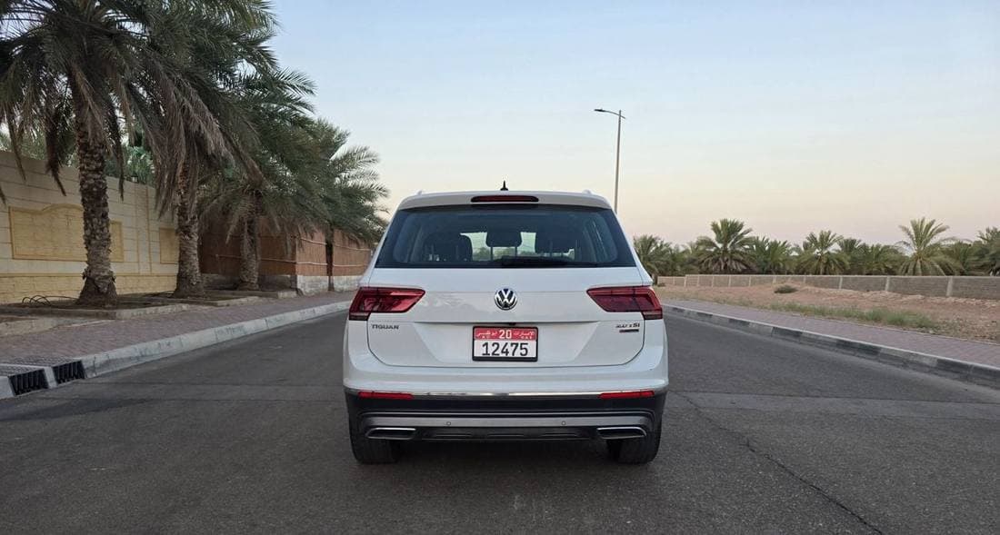 2018 Volkswagen Tiguan SEL thumbnail 2