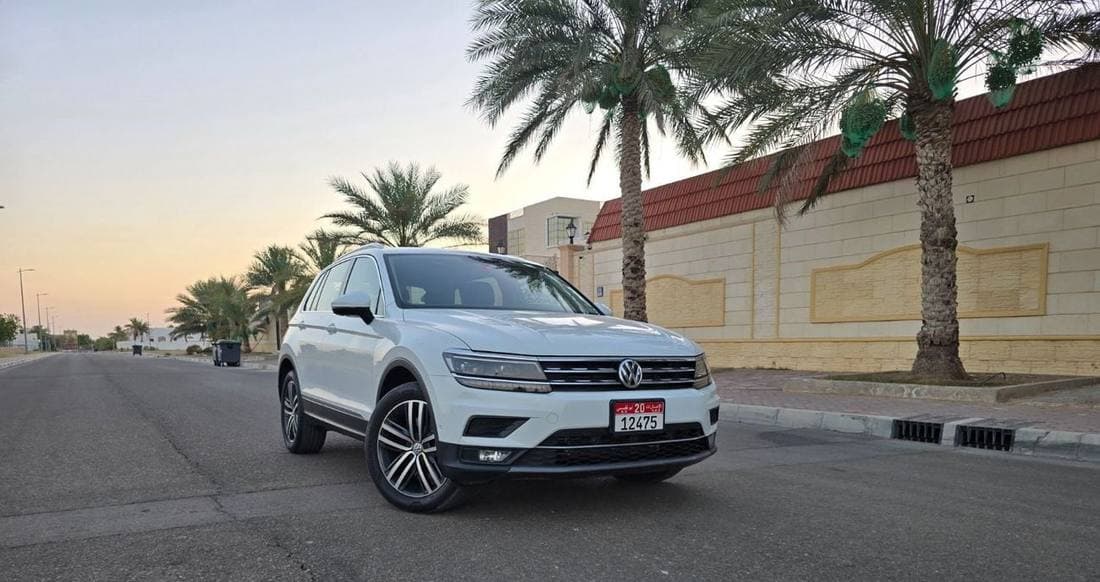 2018 Volkswagen Tiguan SEL thumbnail 6