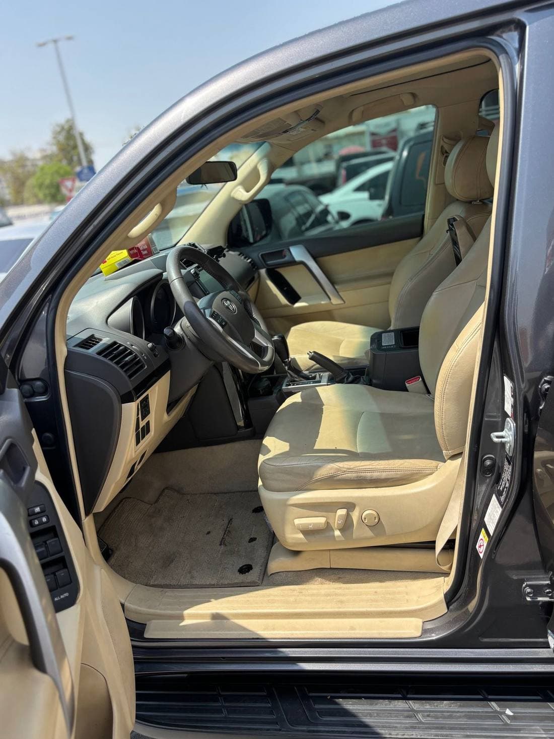 2015 Toyota Prado VXR thumbnail 3