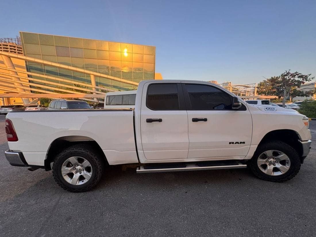 2024 RAM 1500 thumbnail 2