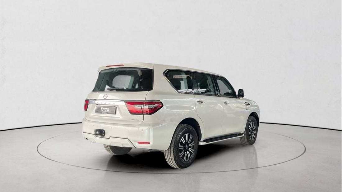 2022 Nissan Patrol LE T1 thumbnail 5
