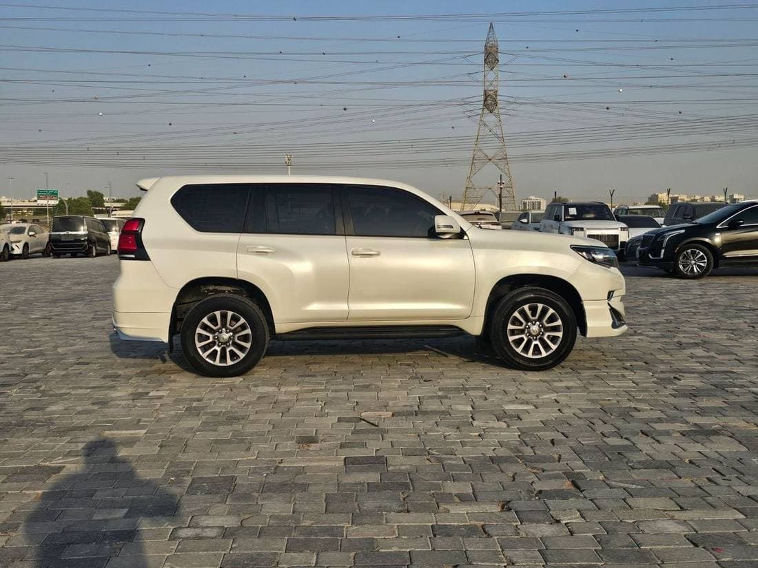 2019 Toyota Prado GXR thumbnail 6