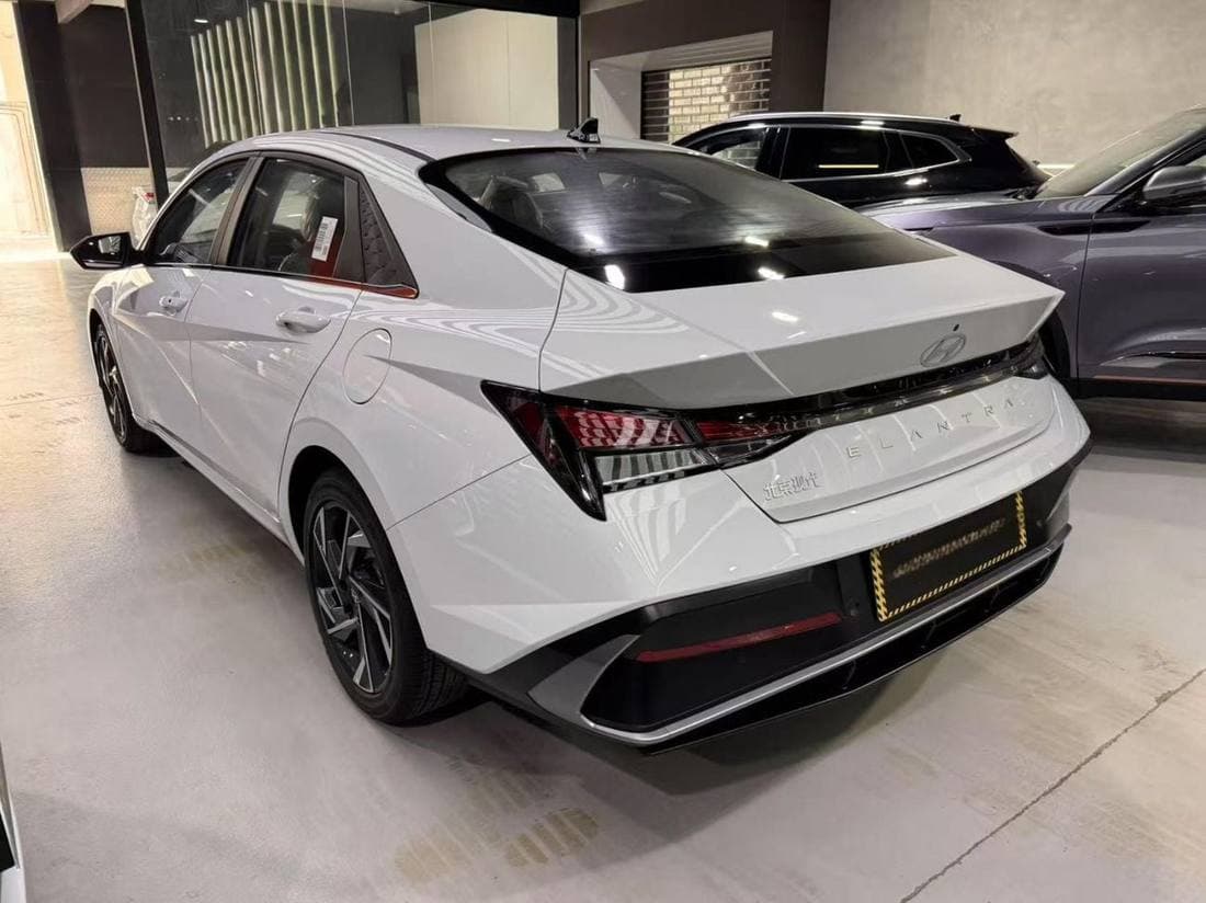 2025 Hyundai Elantra 1.5L CVT GLX Elite Edition thumbnail 4