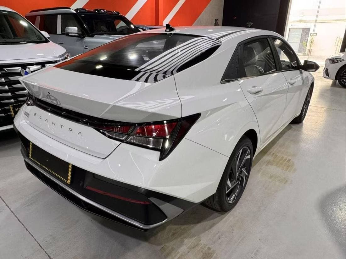 2025 Hyundai Elantra 1.5L CVT GLX Elite Edition thumbnail 7