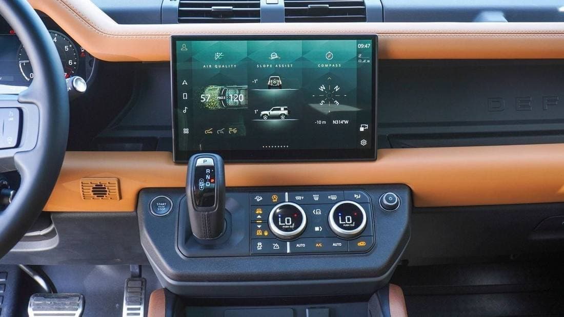 2024 Land Rover Defender thumbnail 7