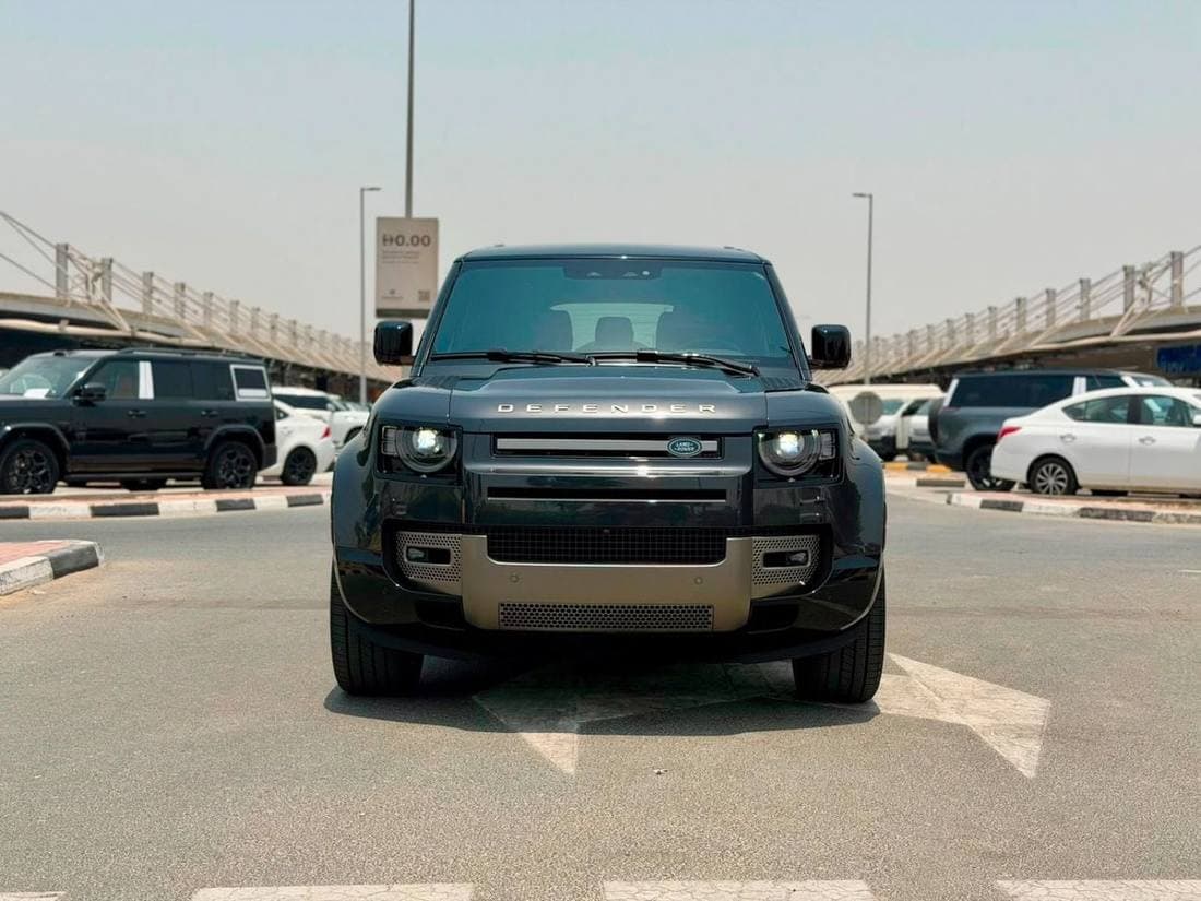 2025 Land Rover Defender P400