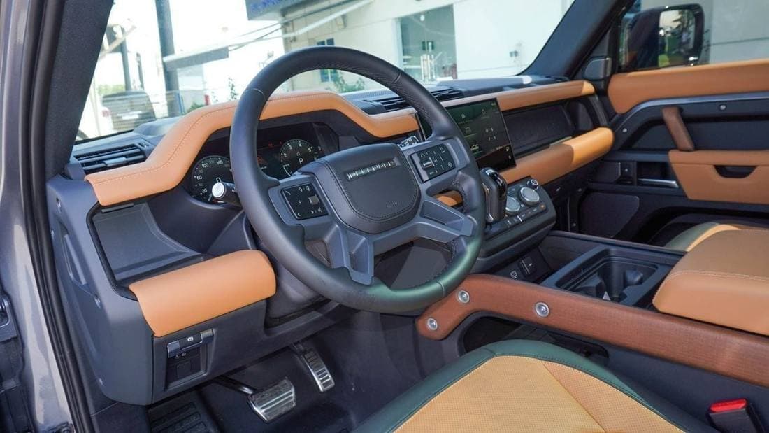 2024 Land Rover Defender thumbnail 5