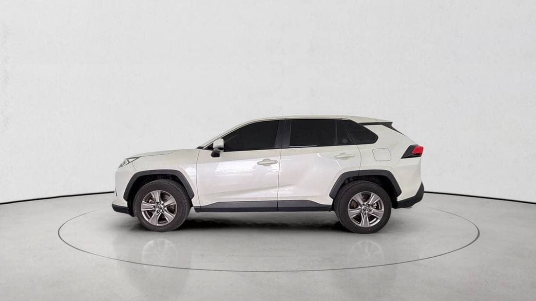 2022 Toyota RAV4 EXR thumbnail 3
