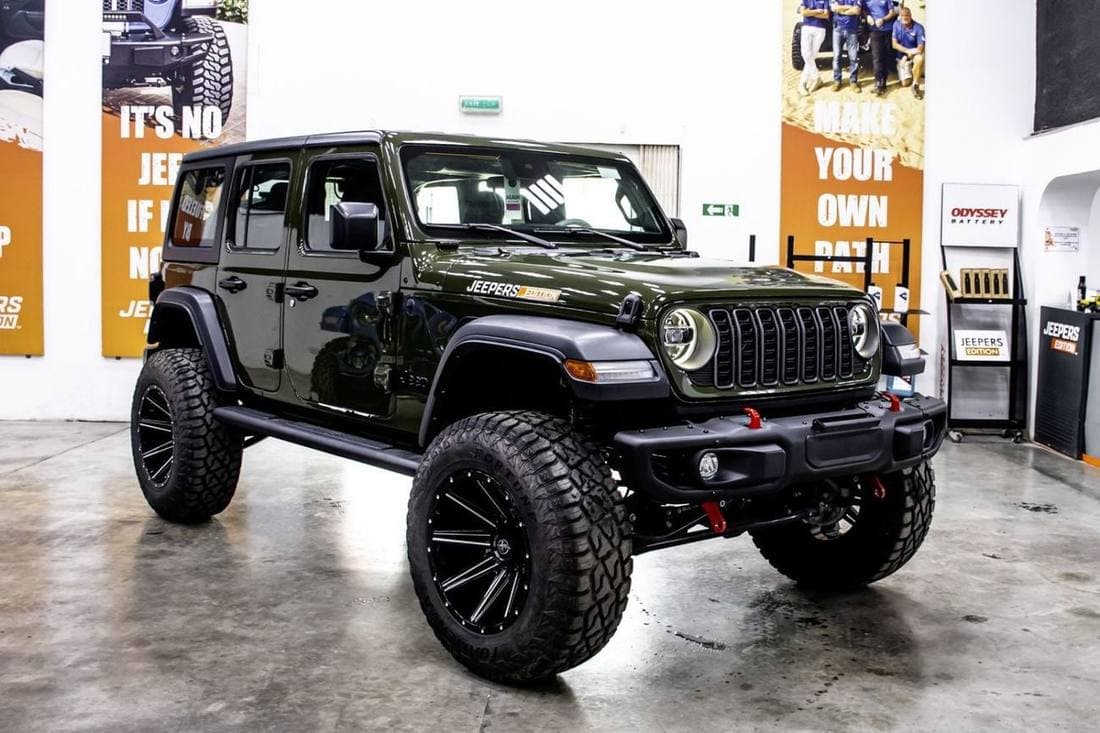 2024 Jeep Wrangler SPORT thumbnail 2