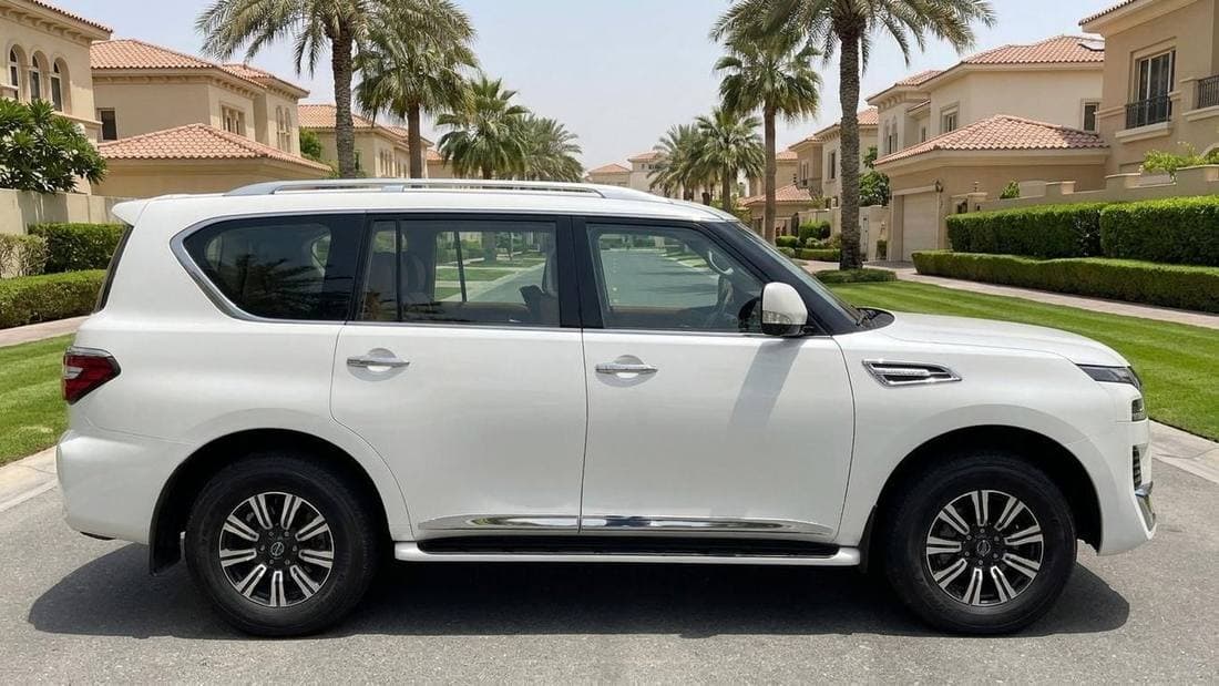 2024 Nissan Patrol SE TITANIUM thumbnail 3