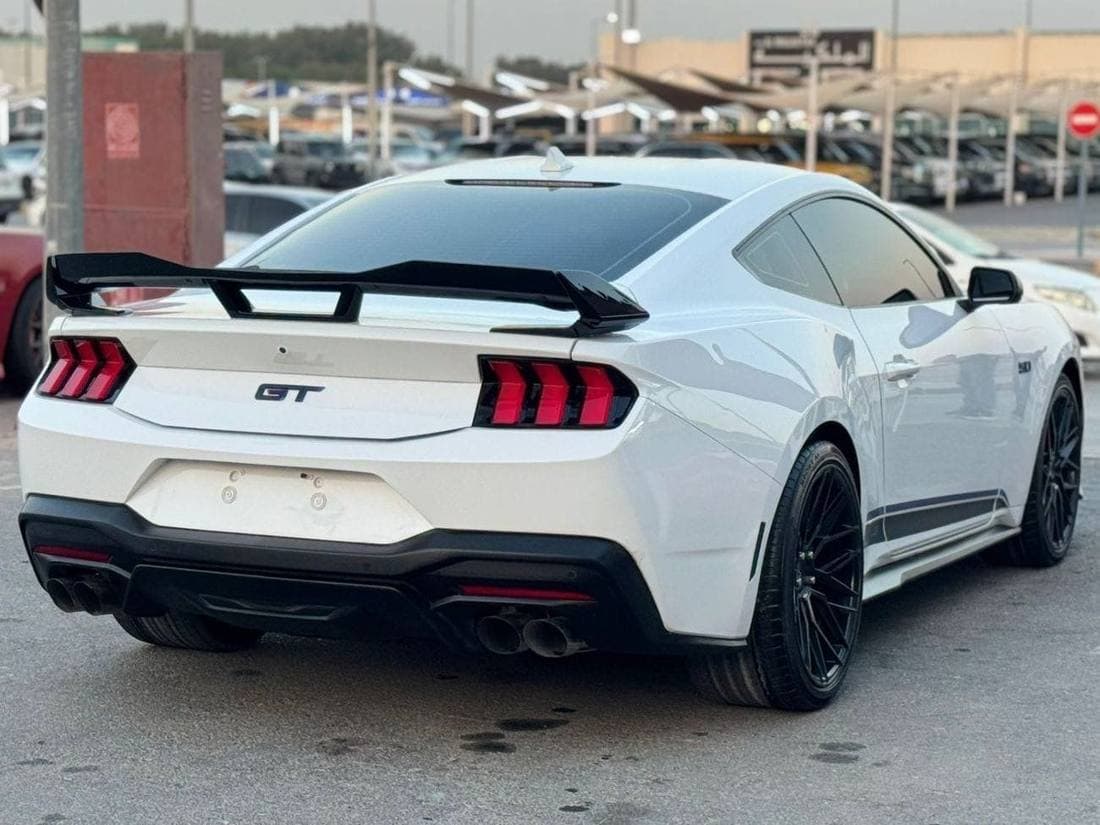 2024 Ford Mustang GT PREMIUM thumbnail 2