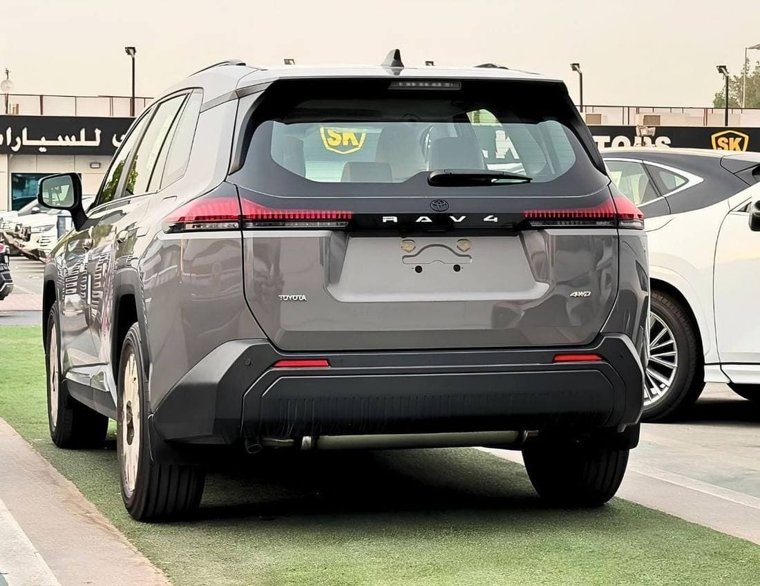 2026 Toyota RAV4 XLE thumbnail 4