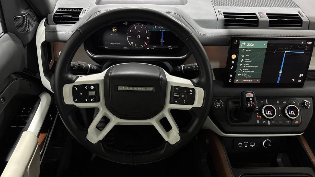 2024 Land Rover Defender thumbnail 8