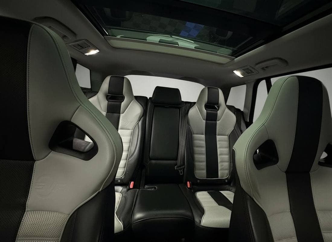 2017 Land Rover Range Rover Sport SVR thumbnail 6